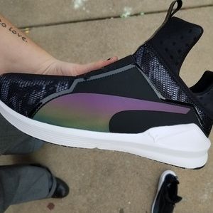 FIerce Swan by PUMA Black edition